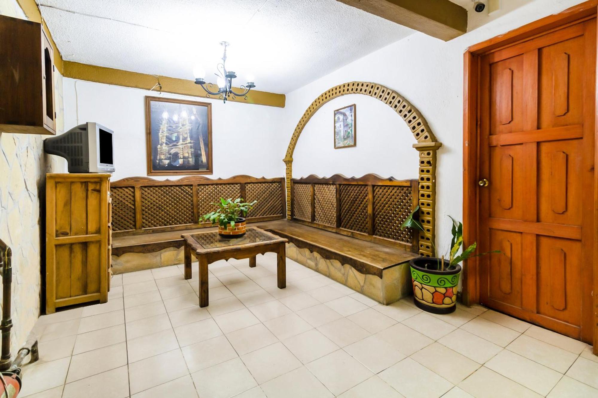 San Cristóbal de Las Casas Oyo Hotel La Luna, Templo De Santo Domingo De Guzman מראה חיצוני תמונה