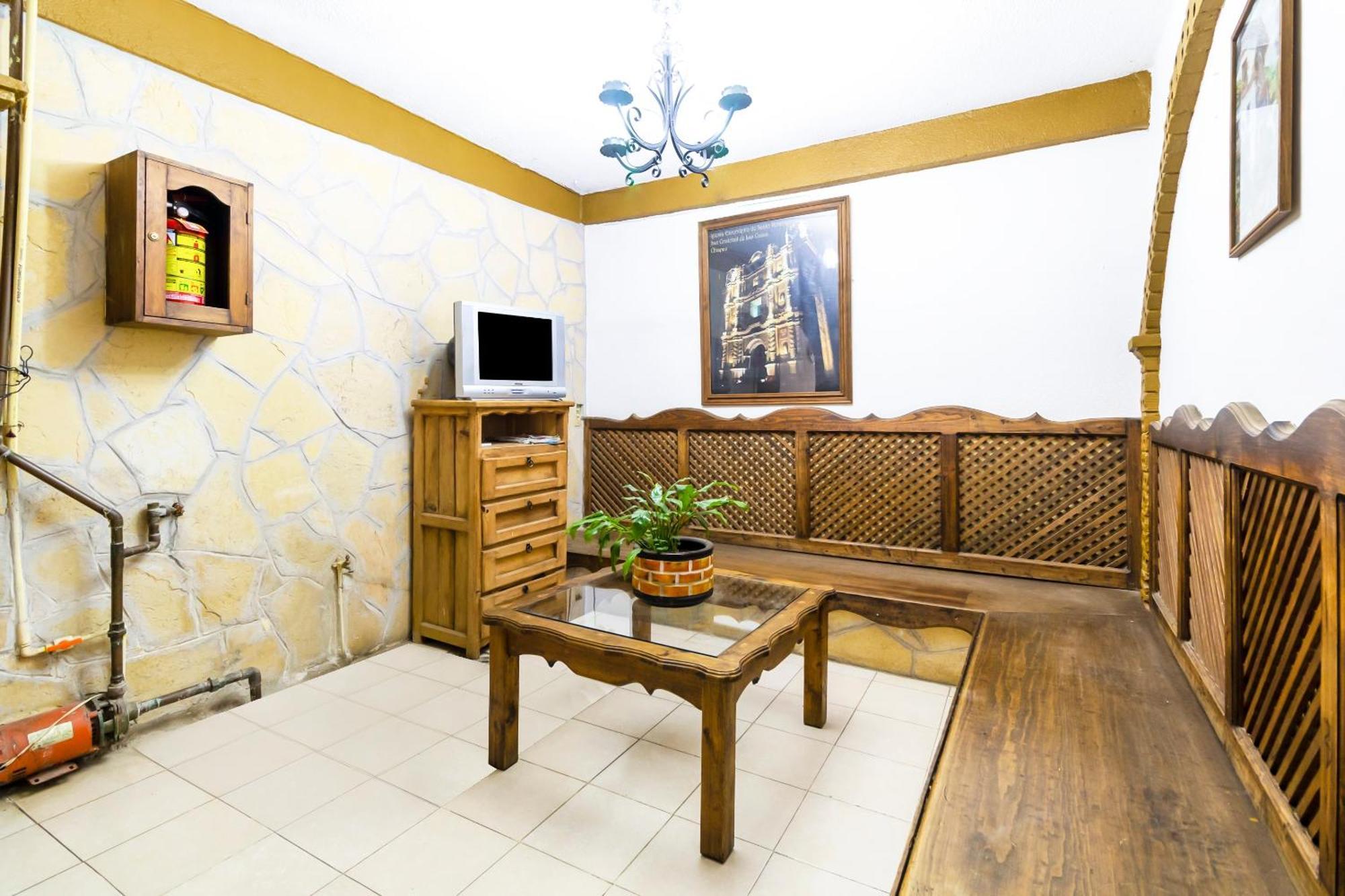 San Cristóbal de Las Casas Oyo Hotel La Luna, Templo De Santo Domingo De Guzman מראה חיצוני תמונה