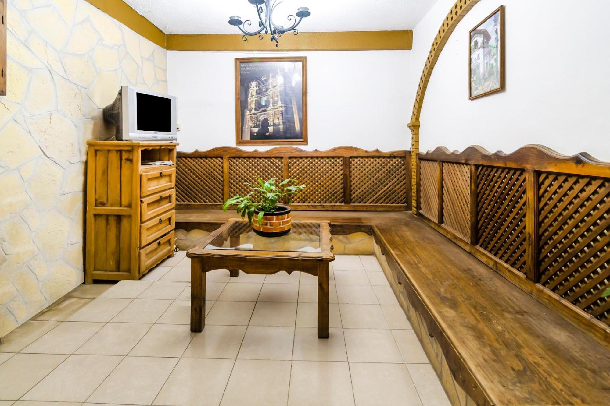 San Cristóbal de Las Casas Oyo Hotel La Luna, Templo De Santo Domingo De Guzman מראה חיצוני תמונה